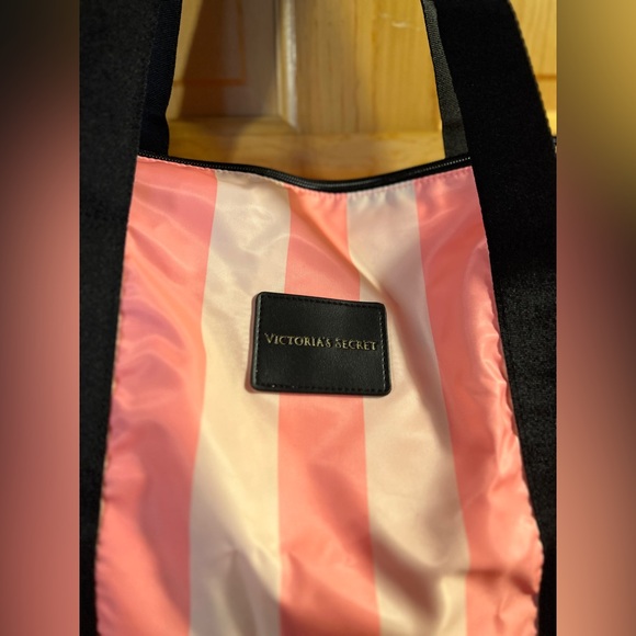 NEW‼️ VICTORIA'S Secret Lightweight & Pakable Weekend Tote Bag striped 2pc - Picture 7 of 16